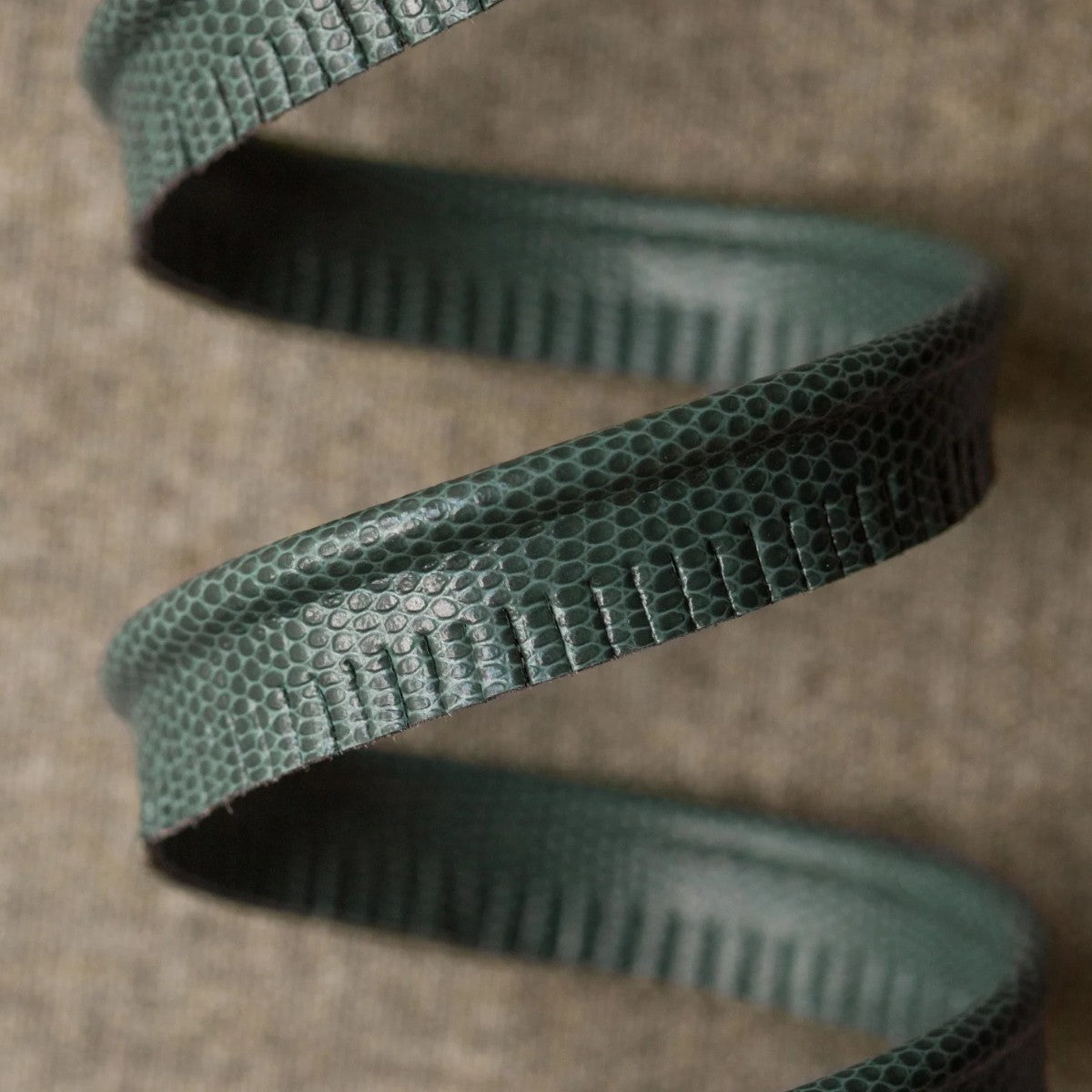 Samuel and Sons | Spirito Textured Piping