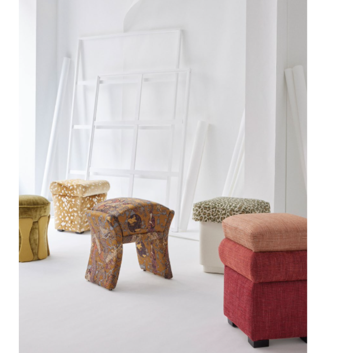 Nobilis | Circus Footstool