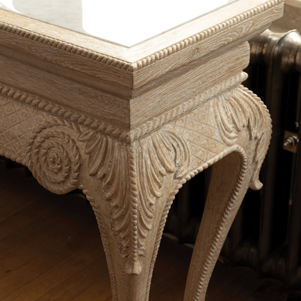 William Yeoward | York Mini Console Venetian White Oak
