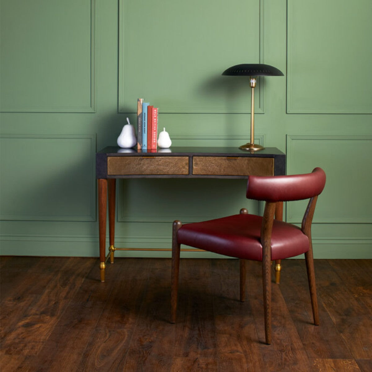 Julian Chichester | Toby Desk