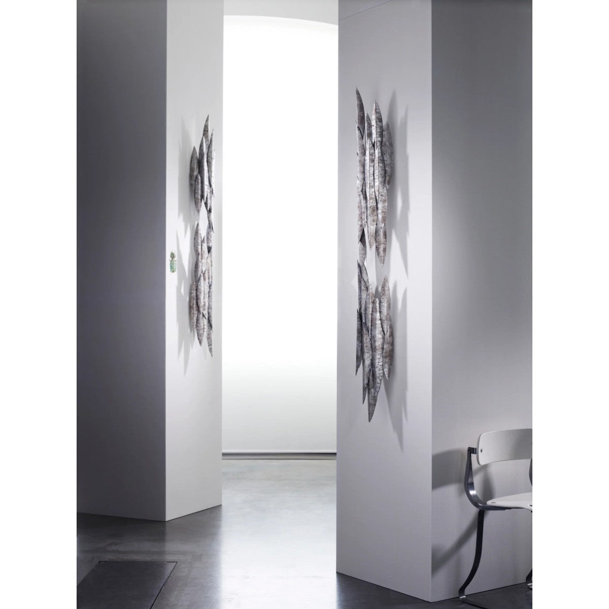 Porta Romana | Leaf Wall Light Large
