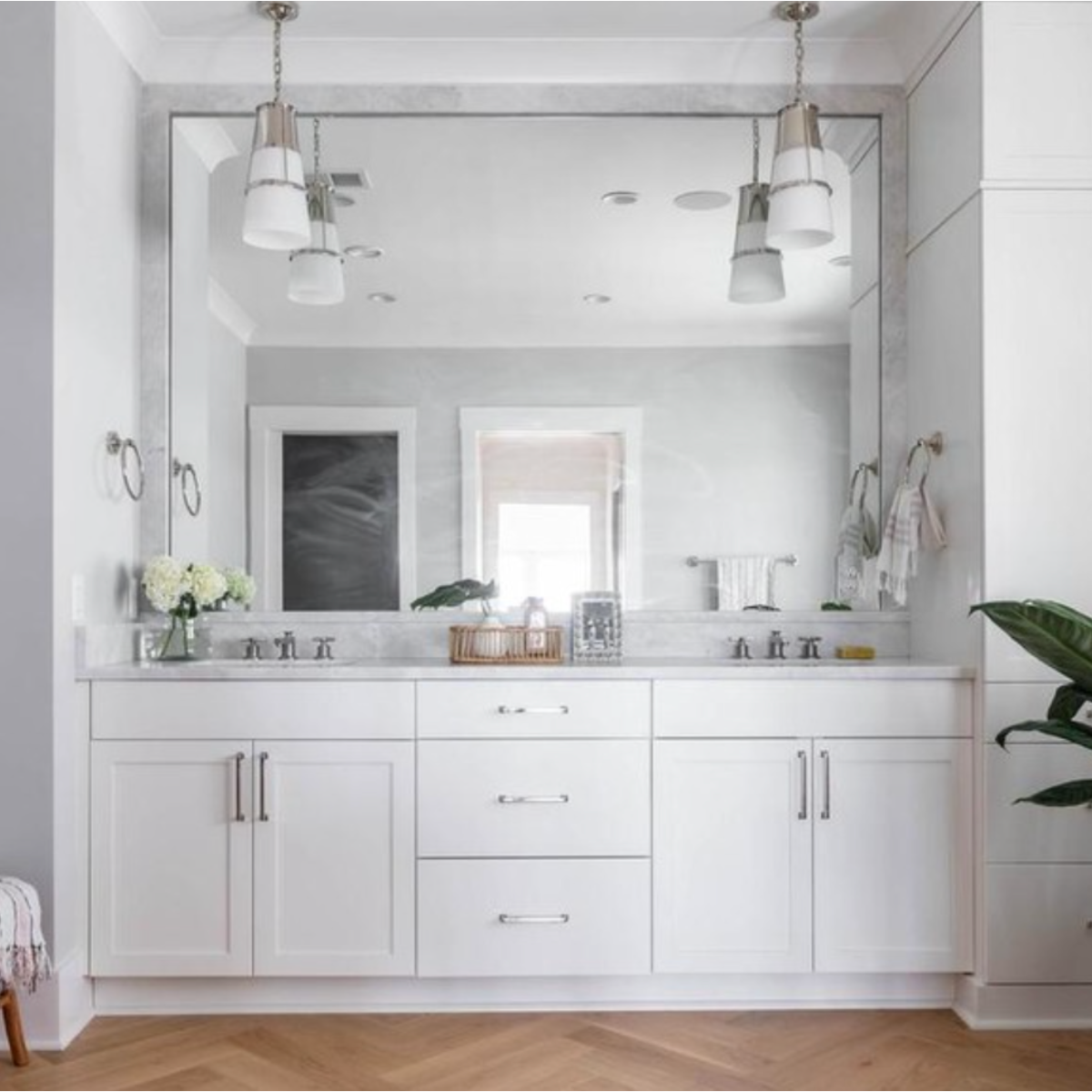 Visual Comfort | Thomas O'Brien | Robinson Medium Pendant