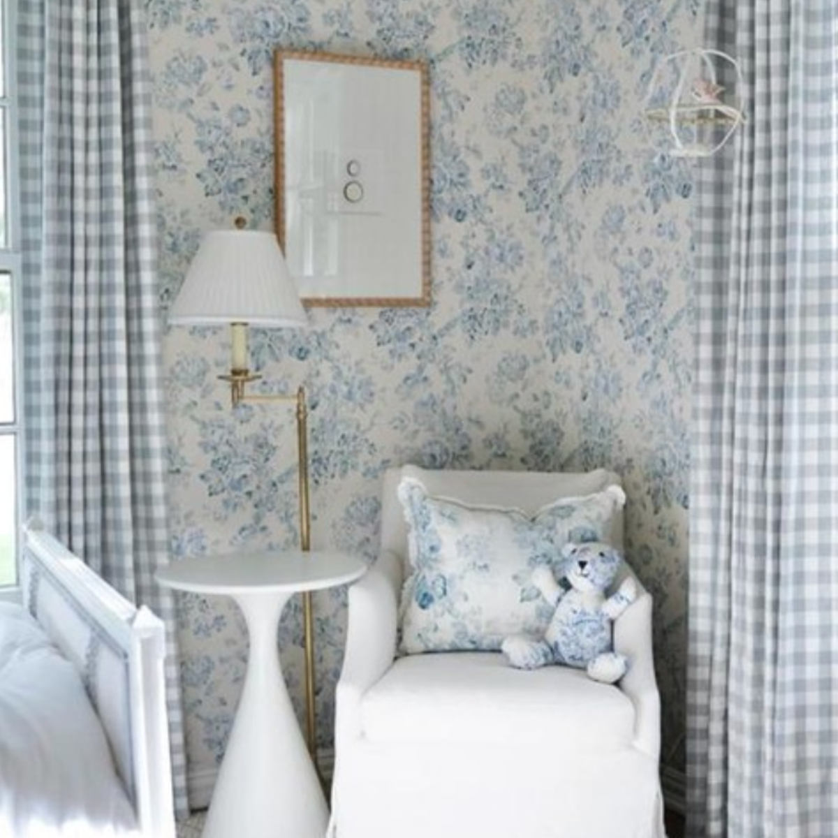 Visual Comfort | Chapman & Myers | Dorchester Swing Arm Floor Lamp