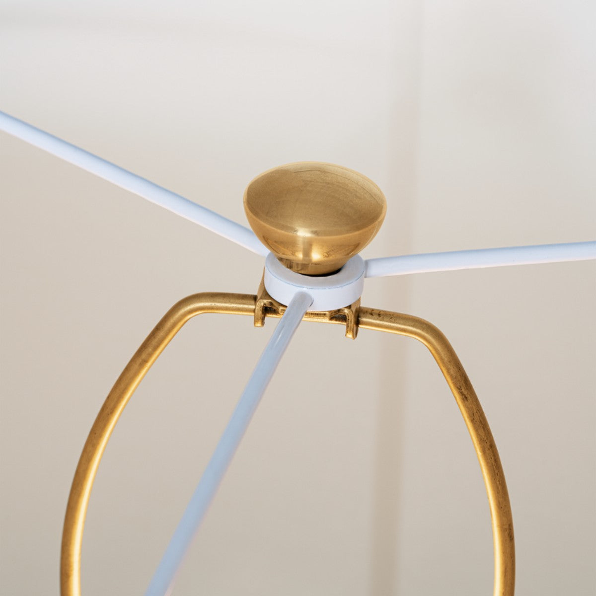 Visual Comfort | AERIN | Idalia 28`` Sculpted Table Lamp