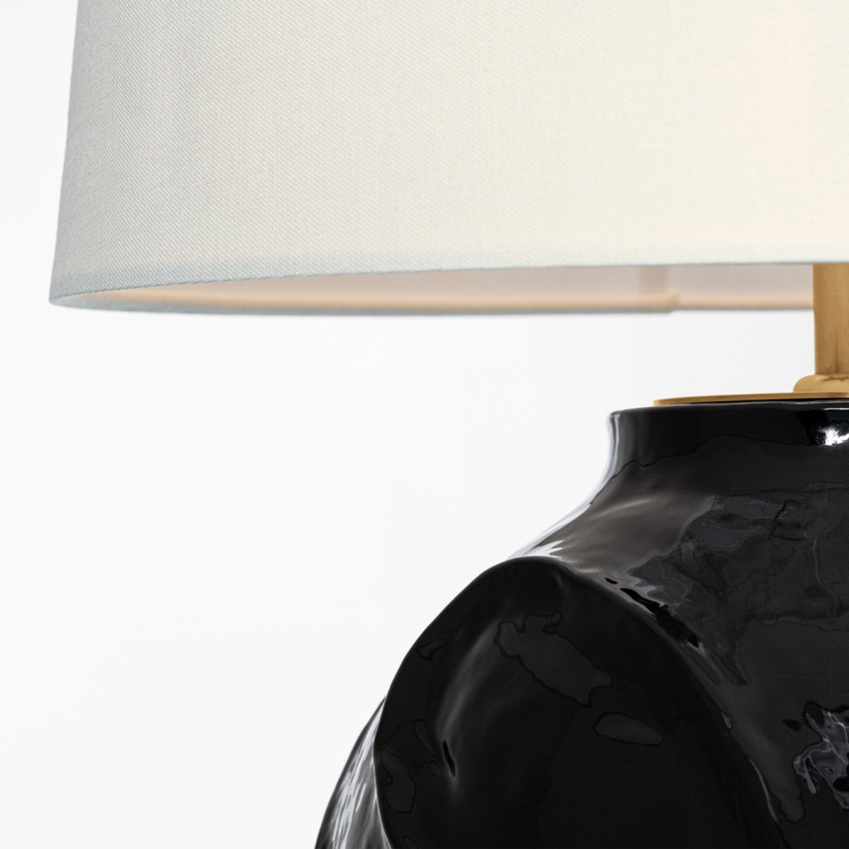 Visual Comfort | AERIN | Idalia 28`` Sculpted Table Lamp