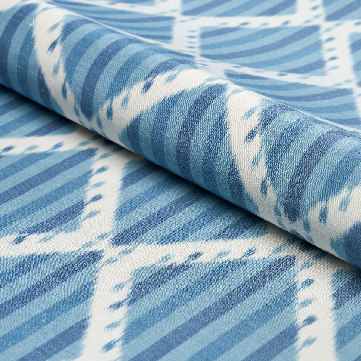 Schumacher | Kai Striped Ikat fabric - 181290