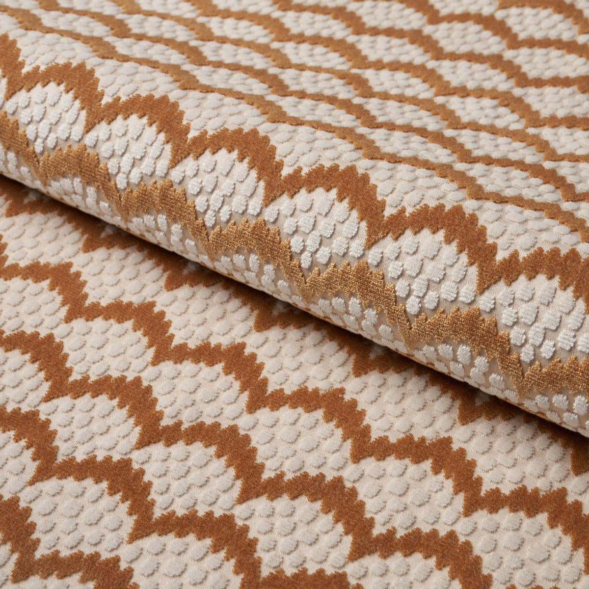Schumacher | Pollen Cut Velvet fabric - 181421