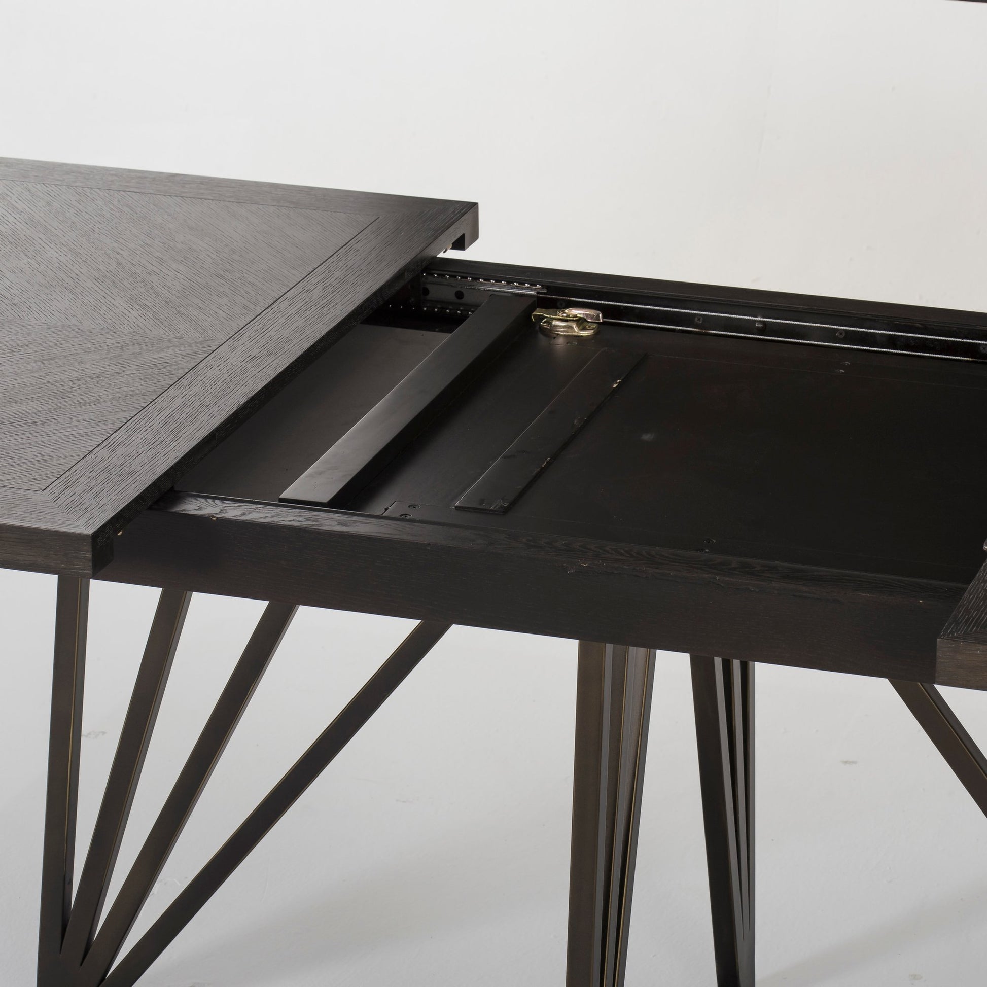 Emerson Dining Table detail