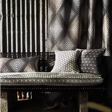 Osborne & Little | Vallin - room setting