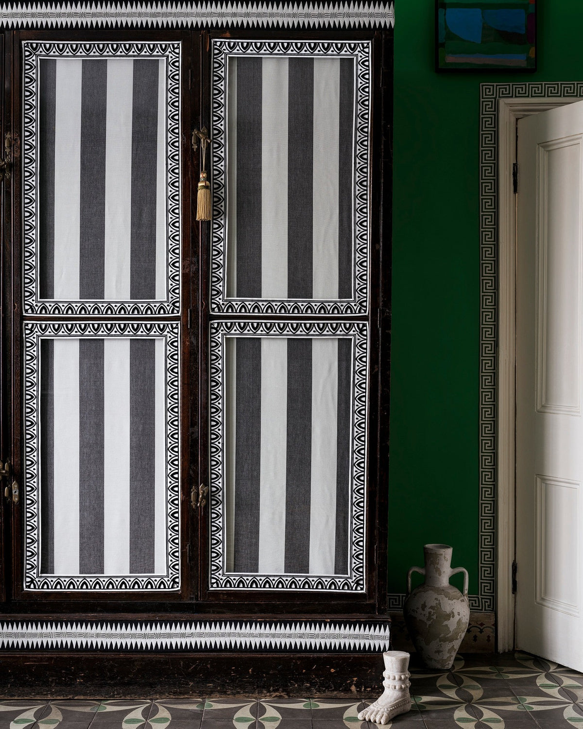 Samuel and Sons Margaux Key Tassel — scenography