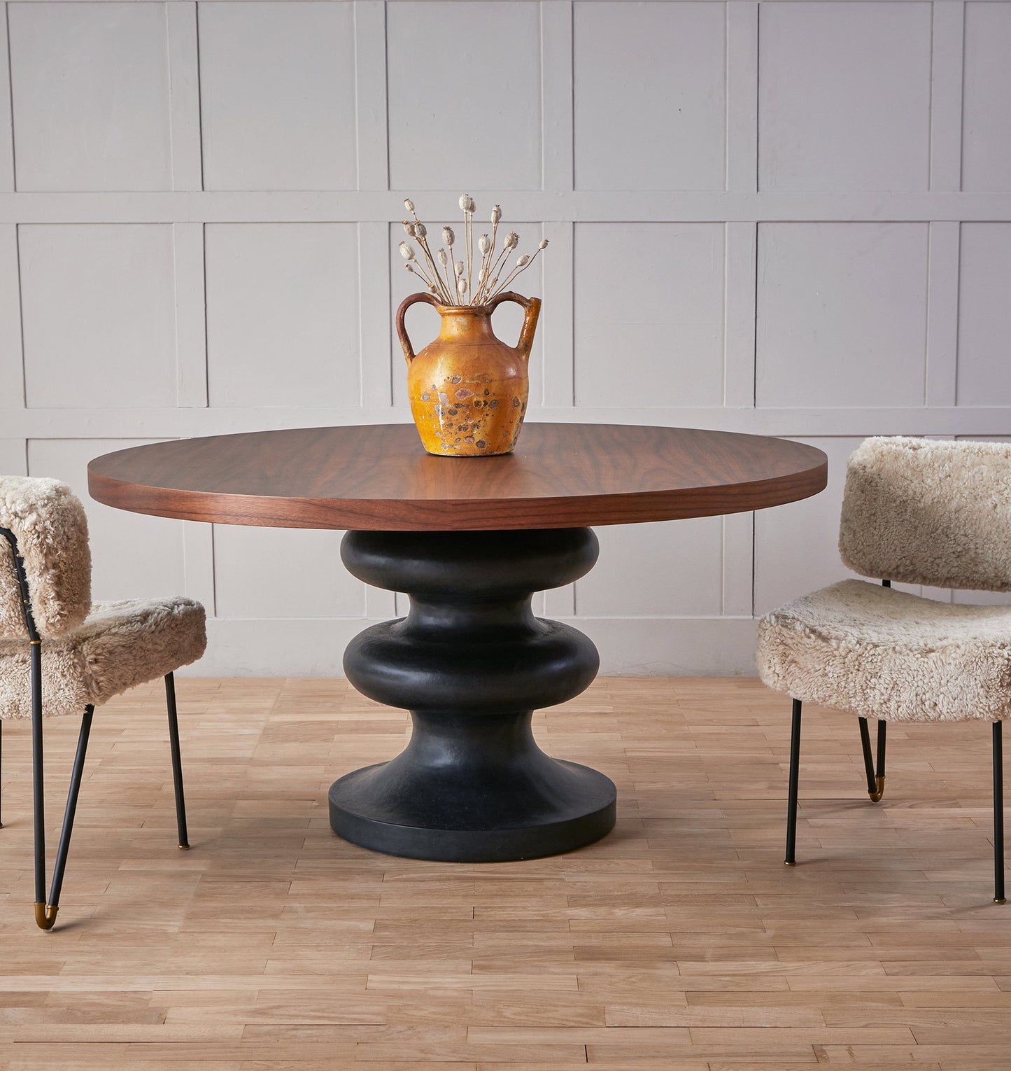 Julian Chichester | Carlo Table