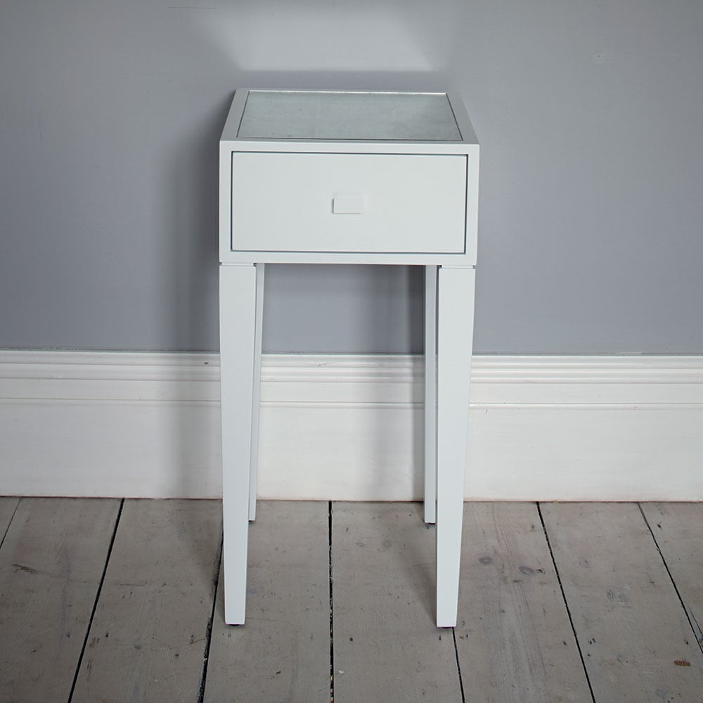 Julian Chichester | Holly Bedside