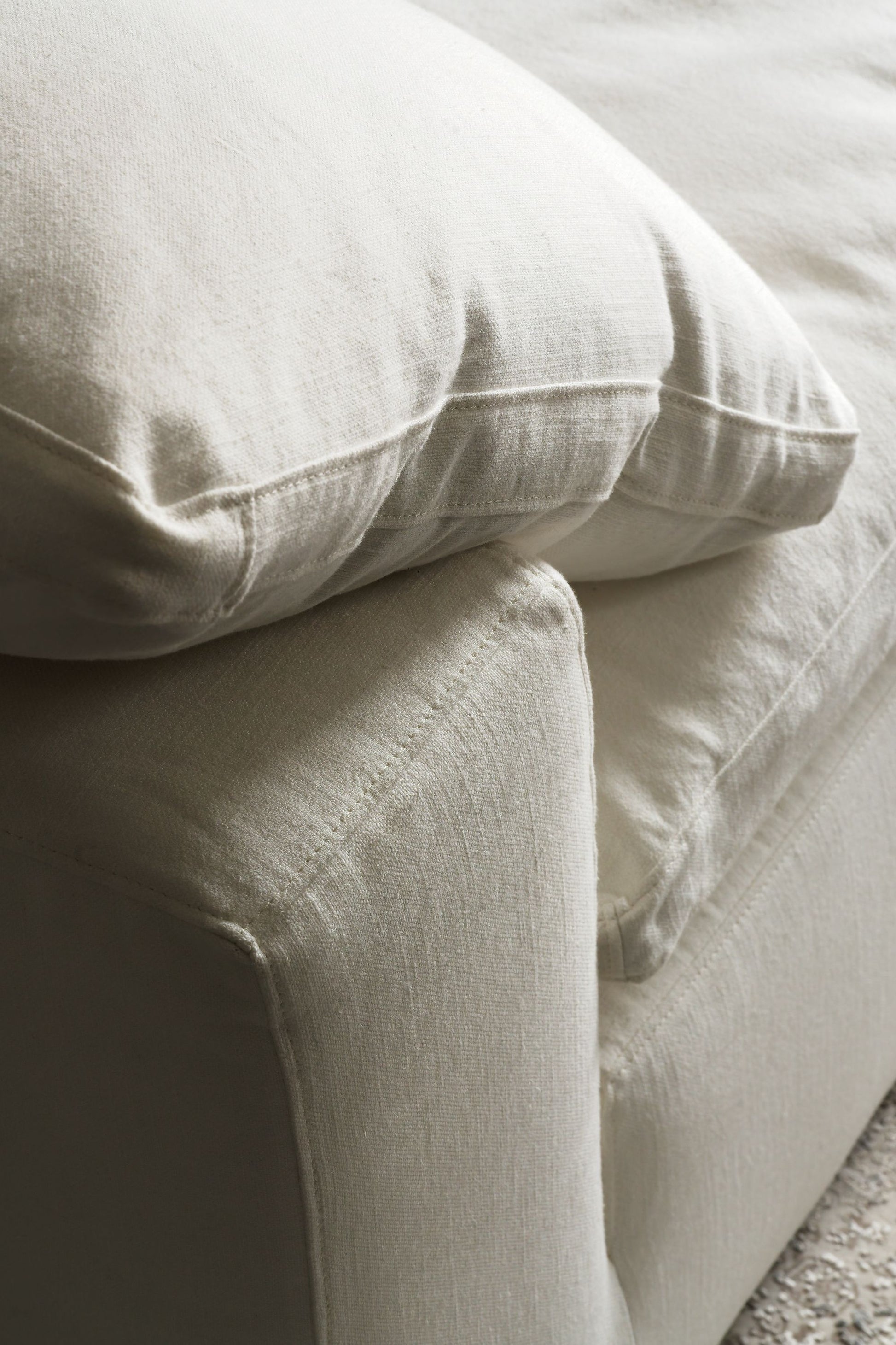 Andrew Martin Truman Junior White Linen fabric detail
