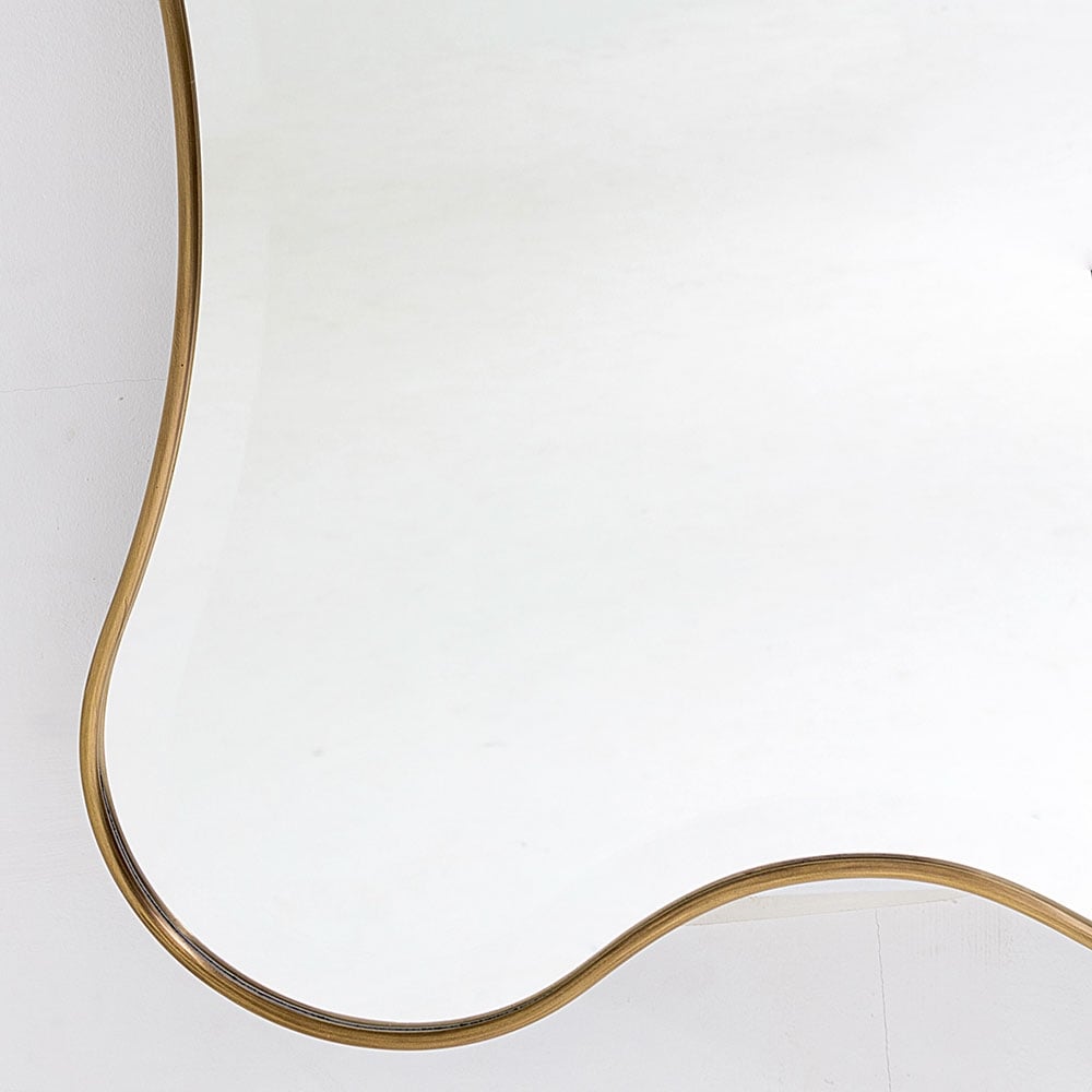Julian Chichester | Pirelli Mirror