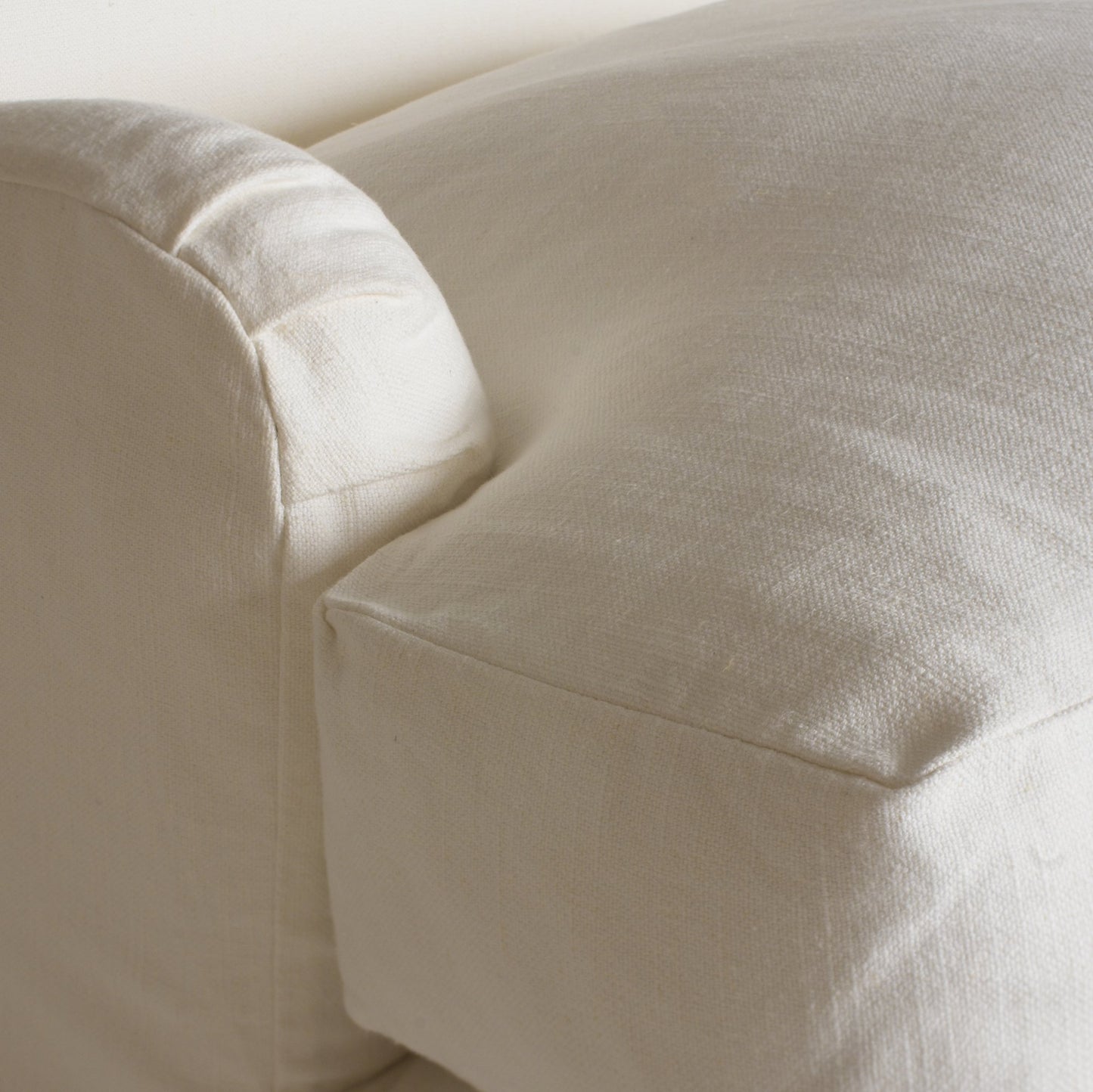 Andrew Martin | Lady May Sofa, House Linen White