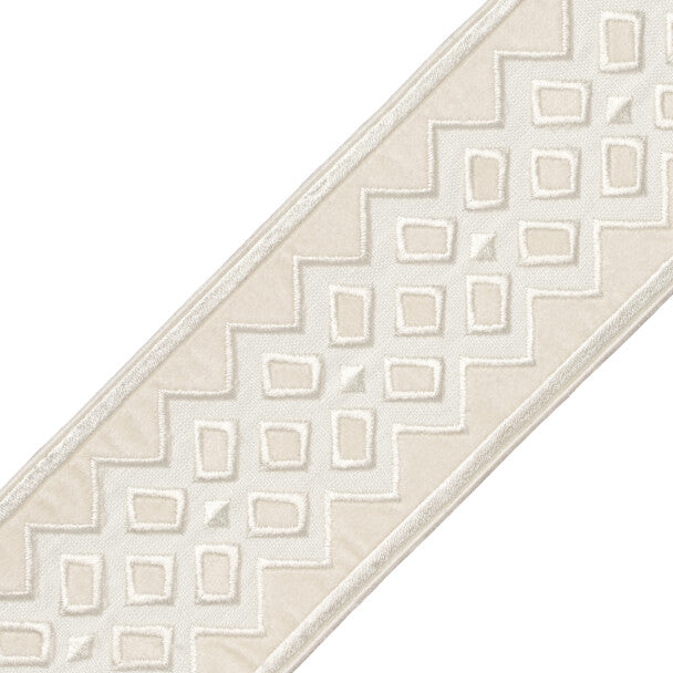 Reine Velvet Border - Ecru