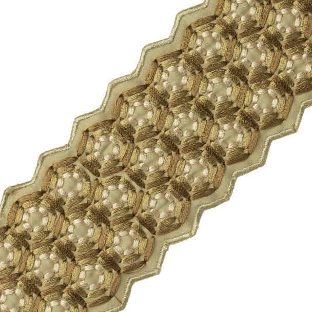Queen Bee Embroidered Border - Pear