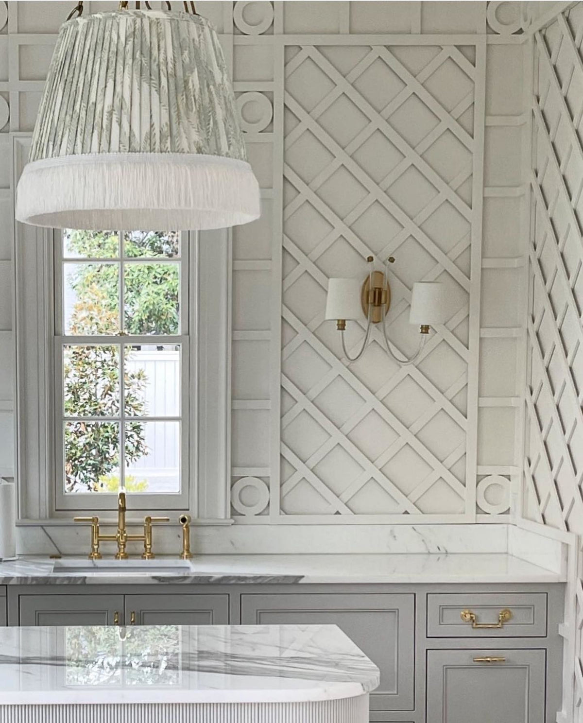 Samuel and Sons La Terre Cut Fringe — scenography