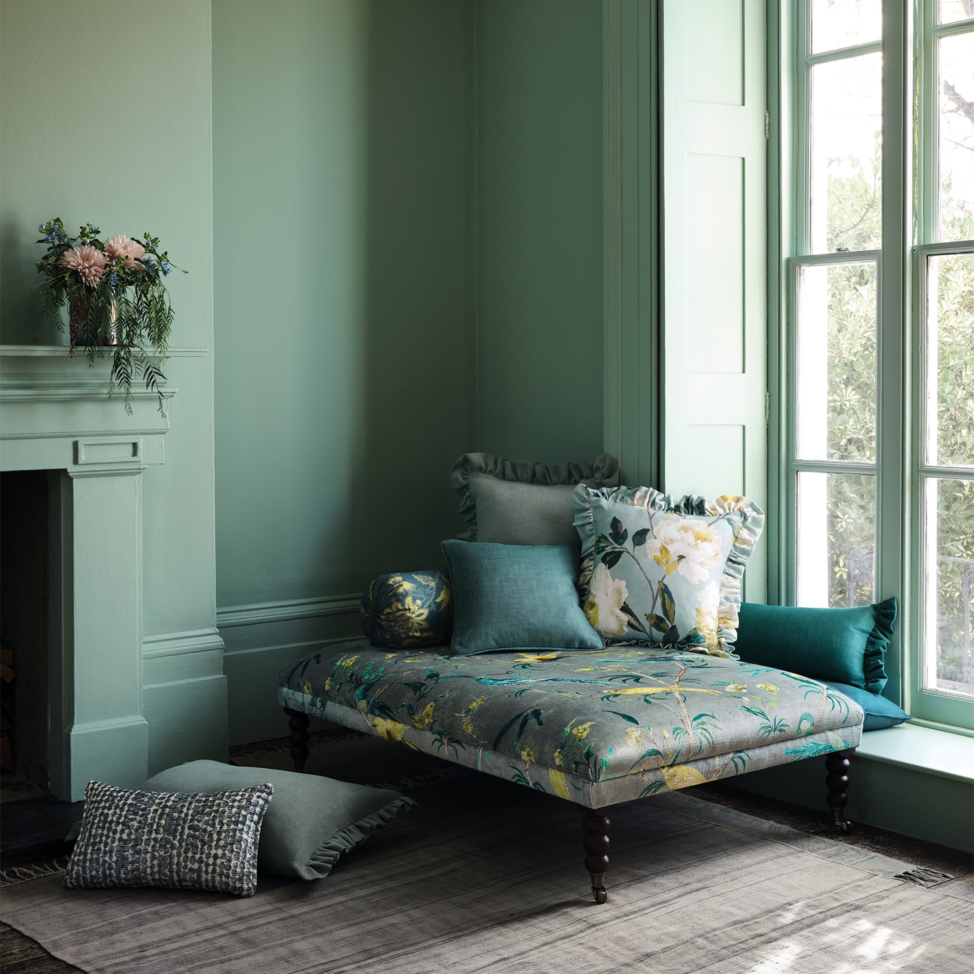 Pierre Frey Romo | Pluma Velvet – Jade — scenography