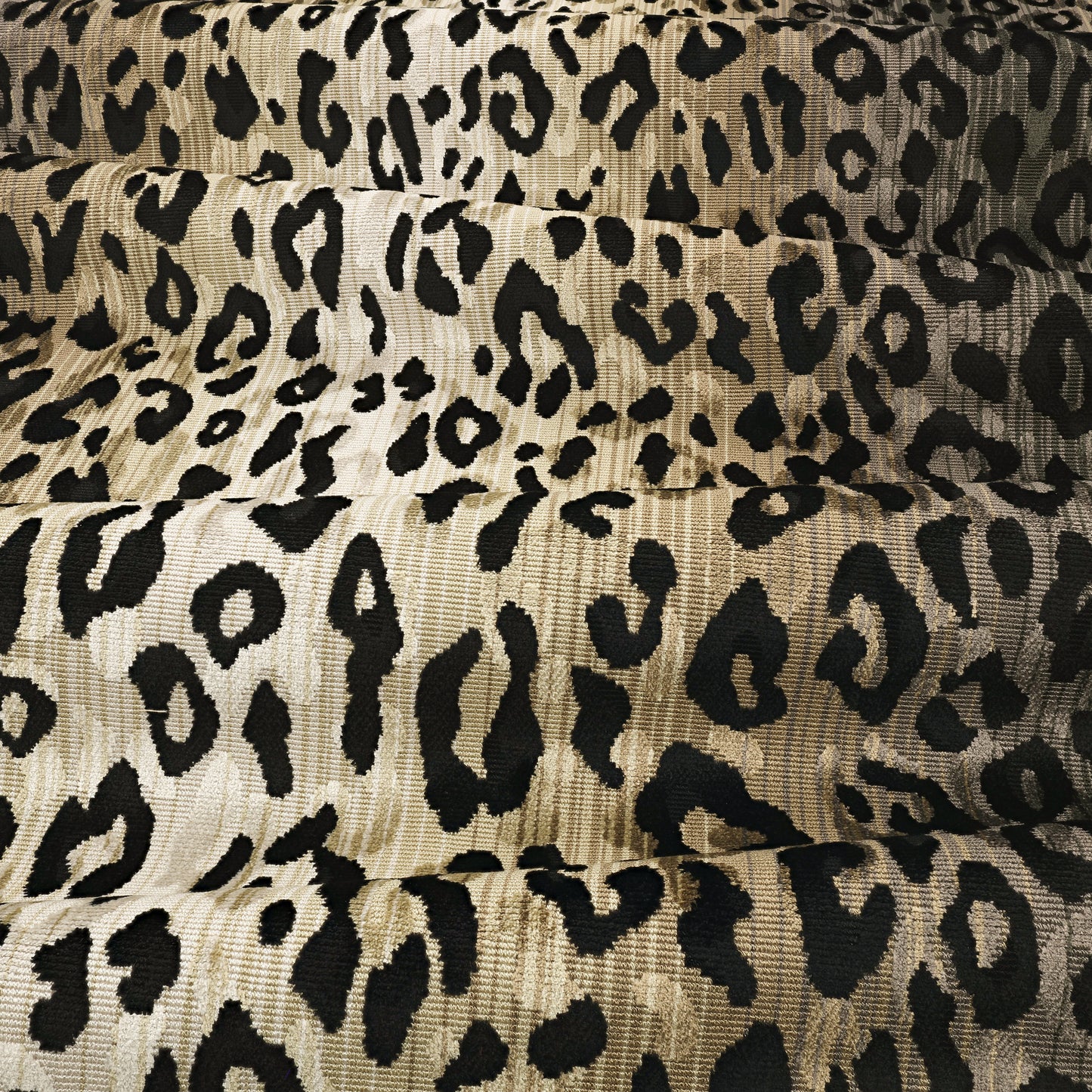 Pierre Frey Romo | Mimi Velvet – Kohl — scenography