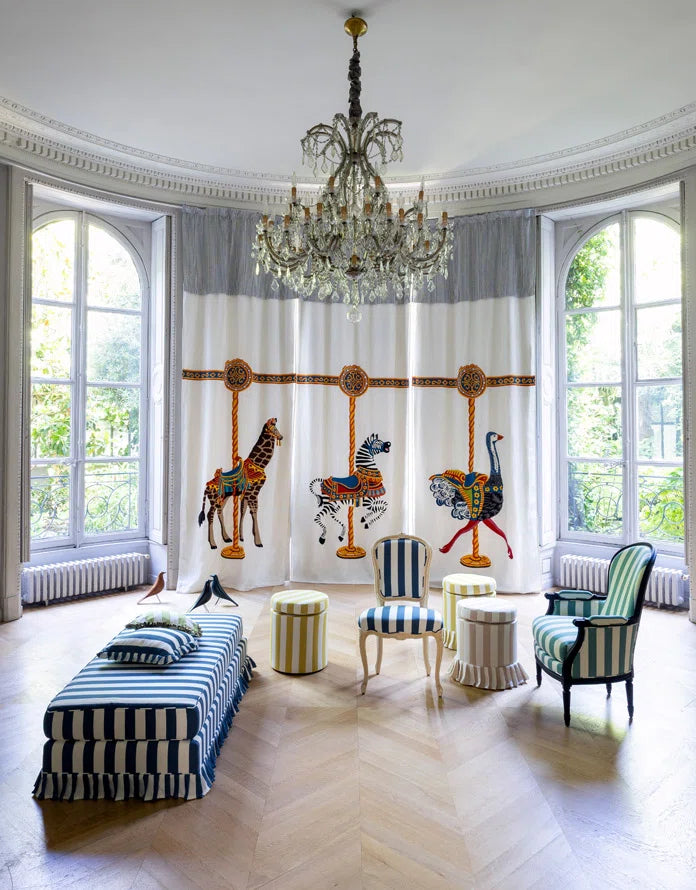 Pierre Frey La girafe du carrousel — scenography