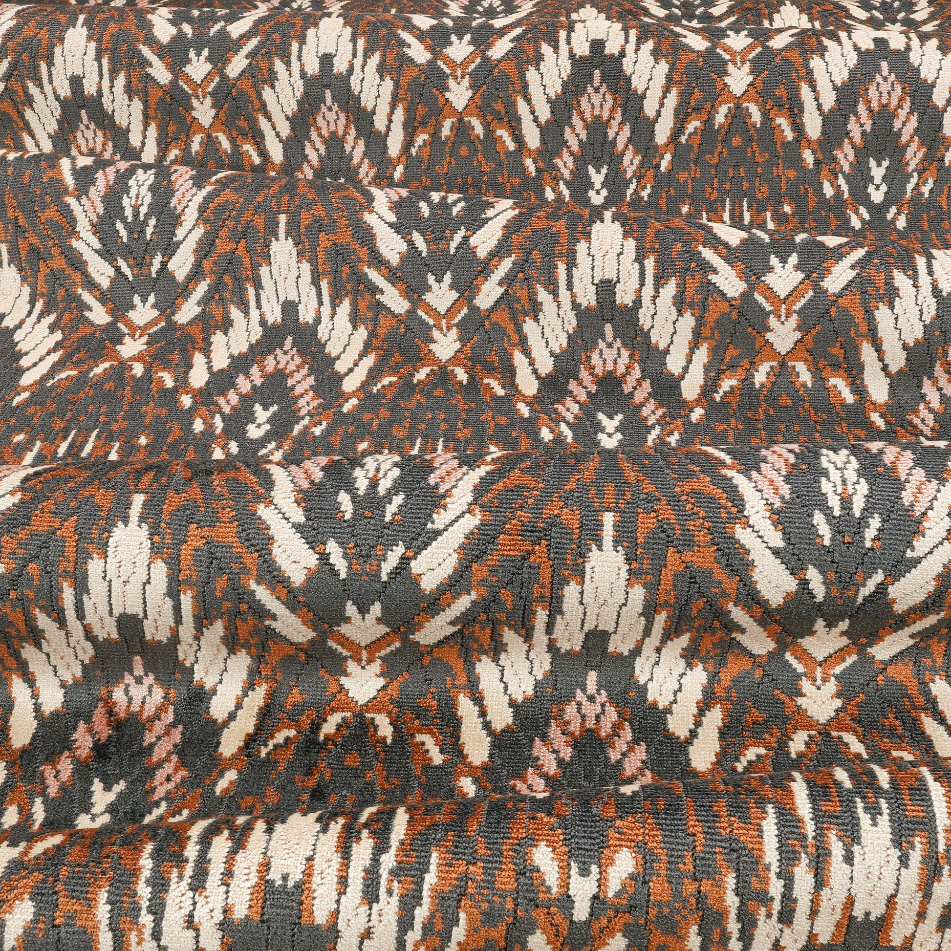 Pierre Frey Romo | Lolana Velvet – Sienna — scenography