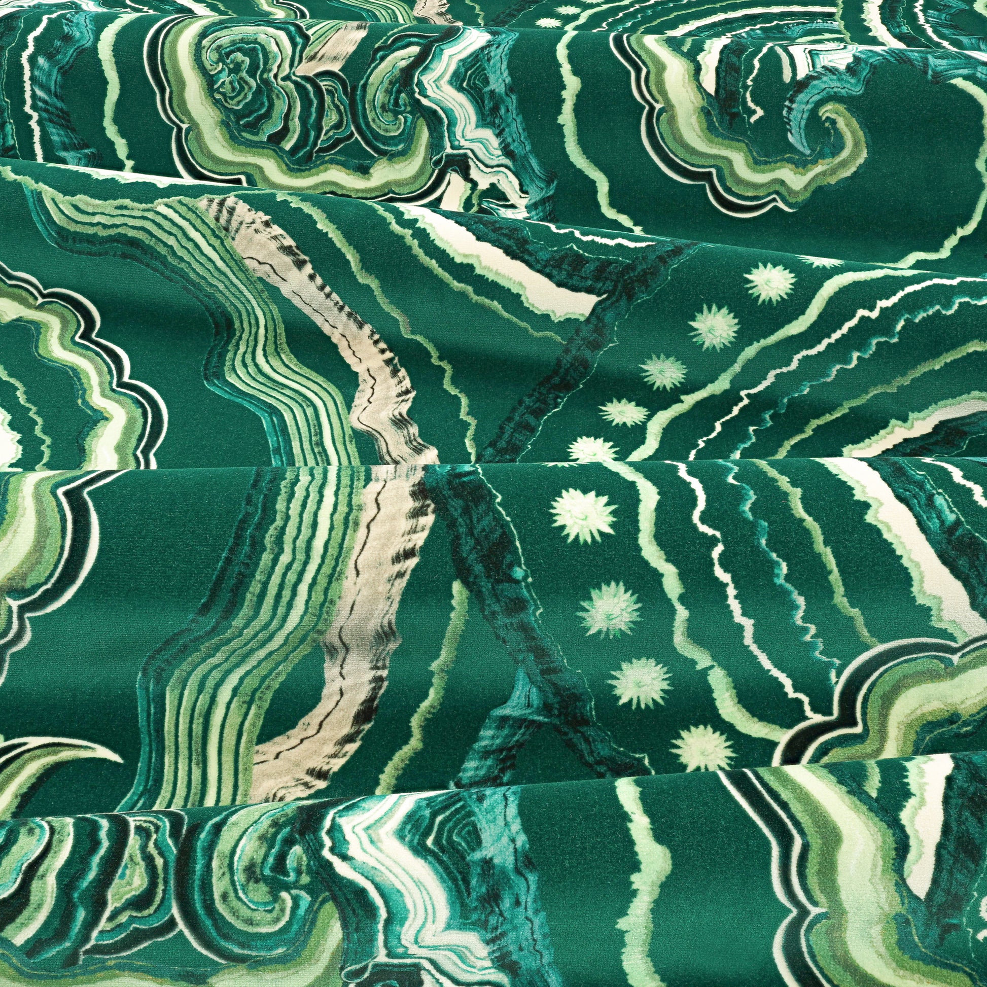 Pierre Frey Romo | Fantasia Velvet – Malachite — scenography