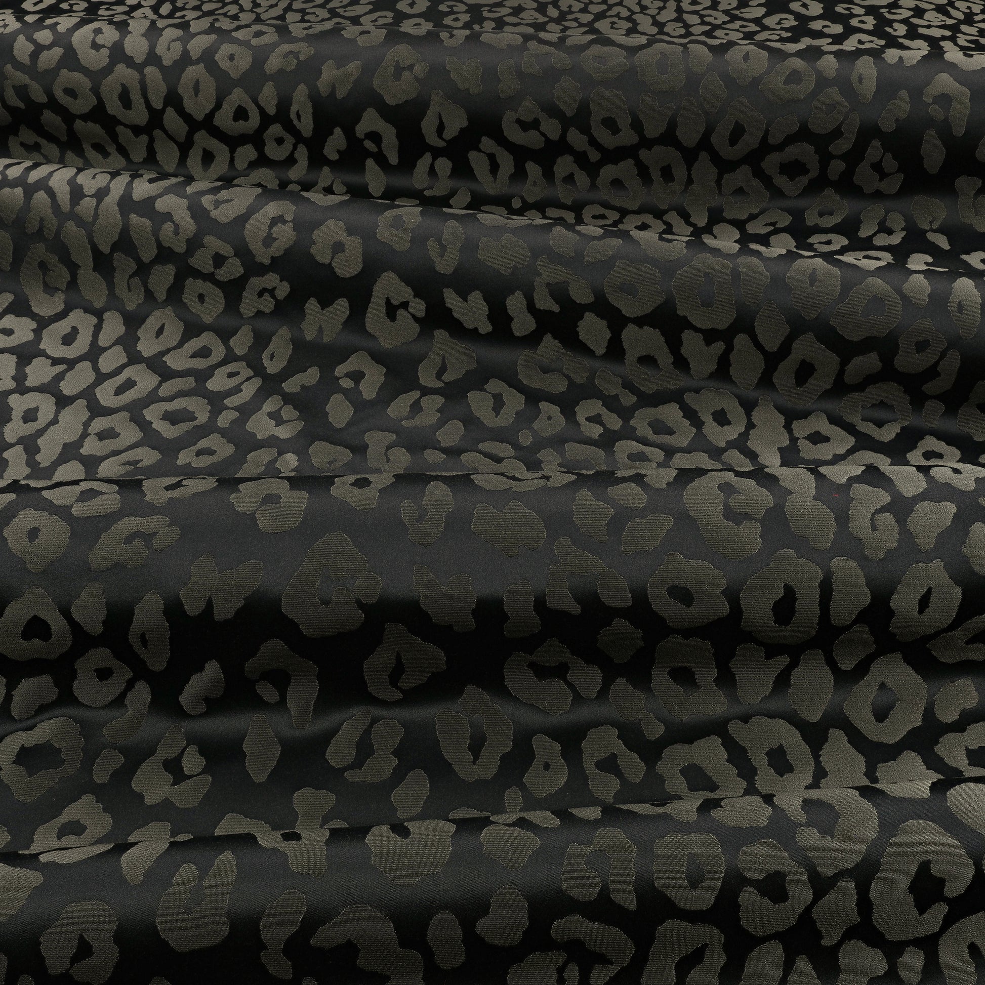 Pierre Frey Romo | Saskia – Kohl — scenography
