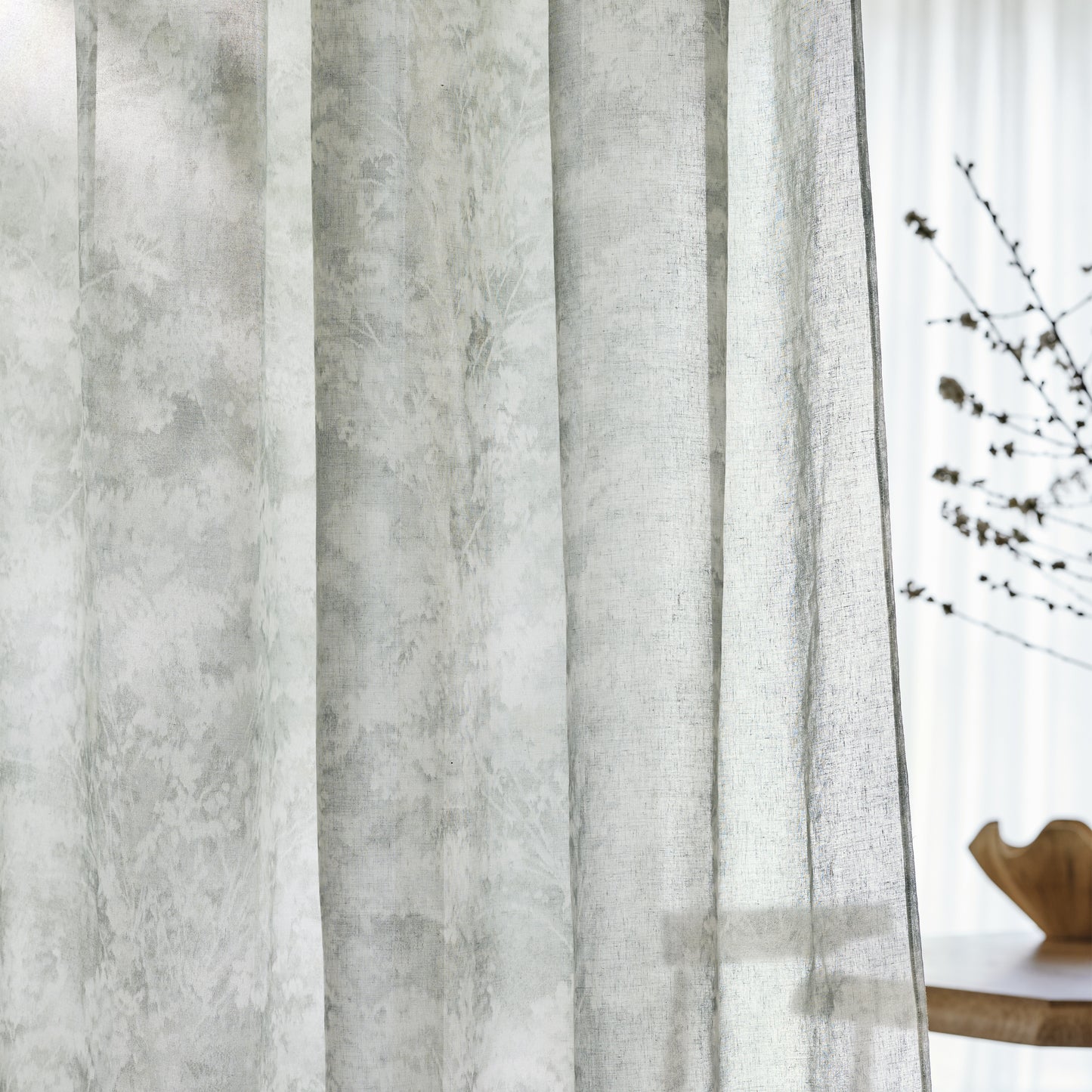 Pierre Frey Romo | Sikora Sheer – Lovat — scenography