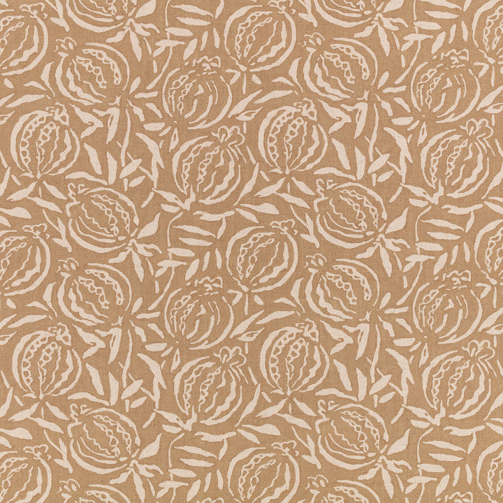 Romo Taia in Almond