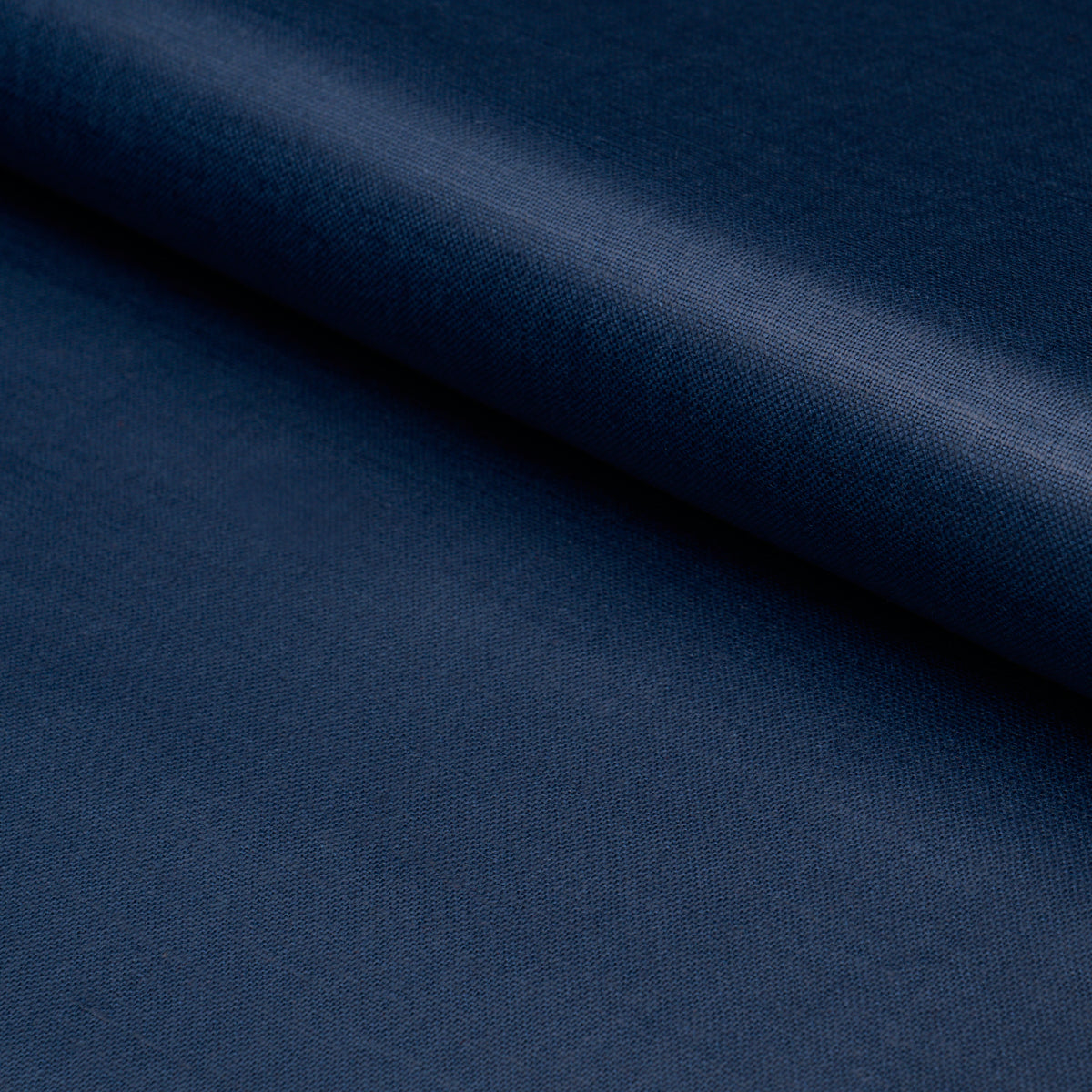 Schumacher | Patent Linen fabric - 85274