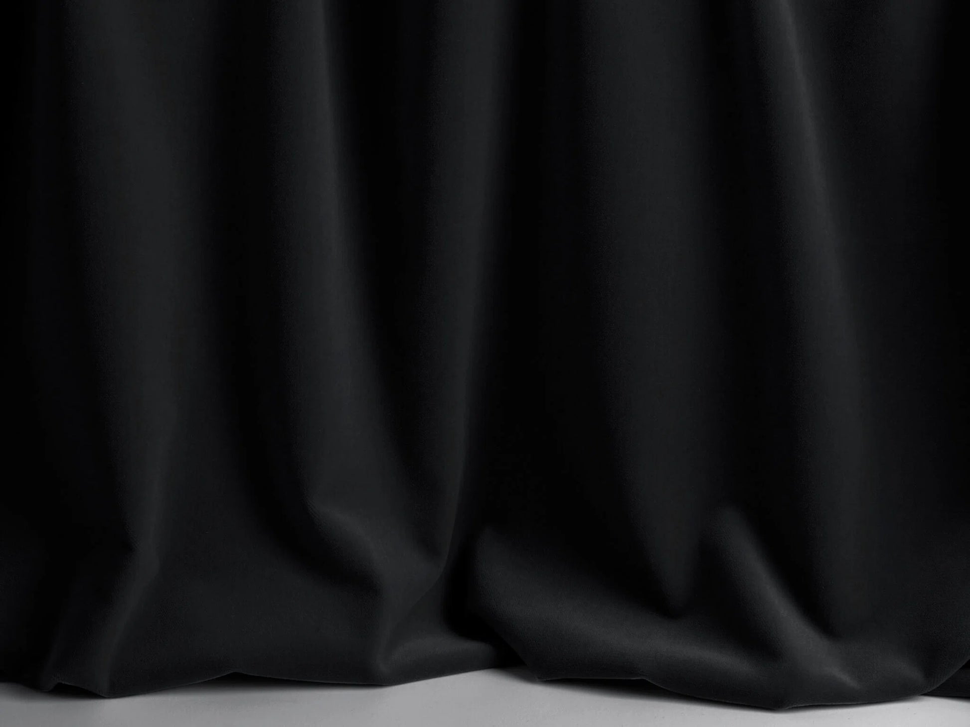 Pierre Frey Fine - Simple black