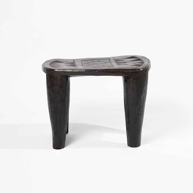 de Le Cuona | African Engraved Table No.6 – Brown