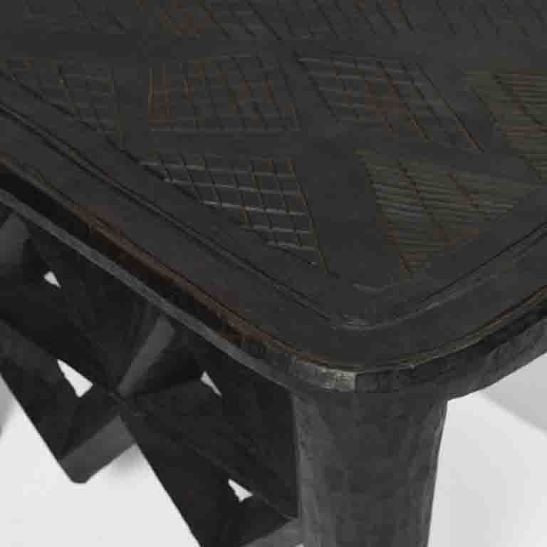 de Le Cuona | African Engraved Table Large No.1 – Brown