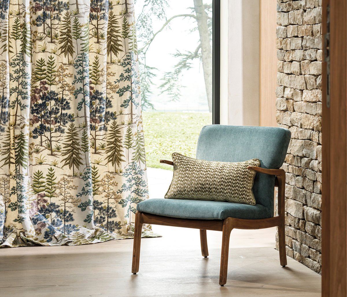 Osborne & Little | Vana - room setting