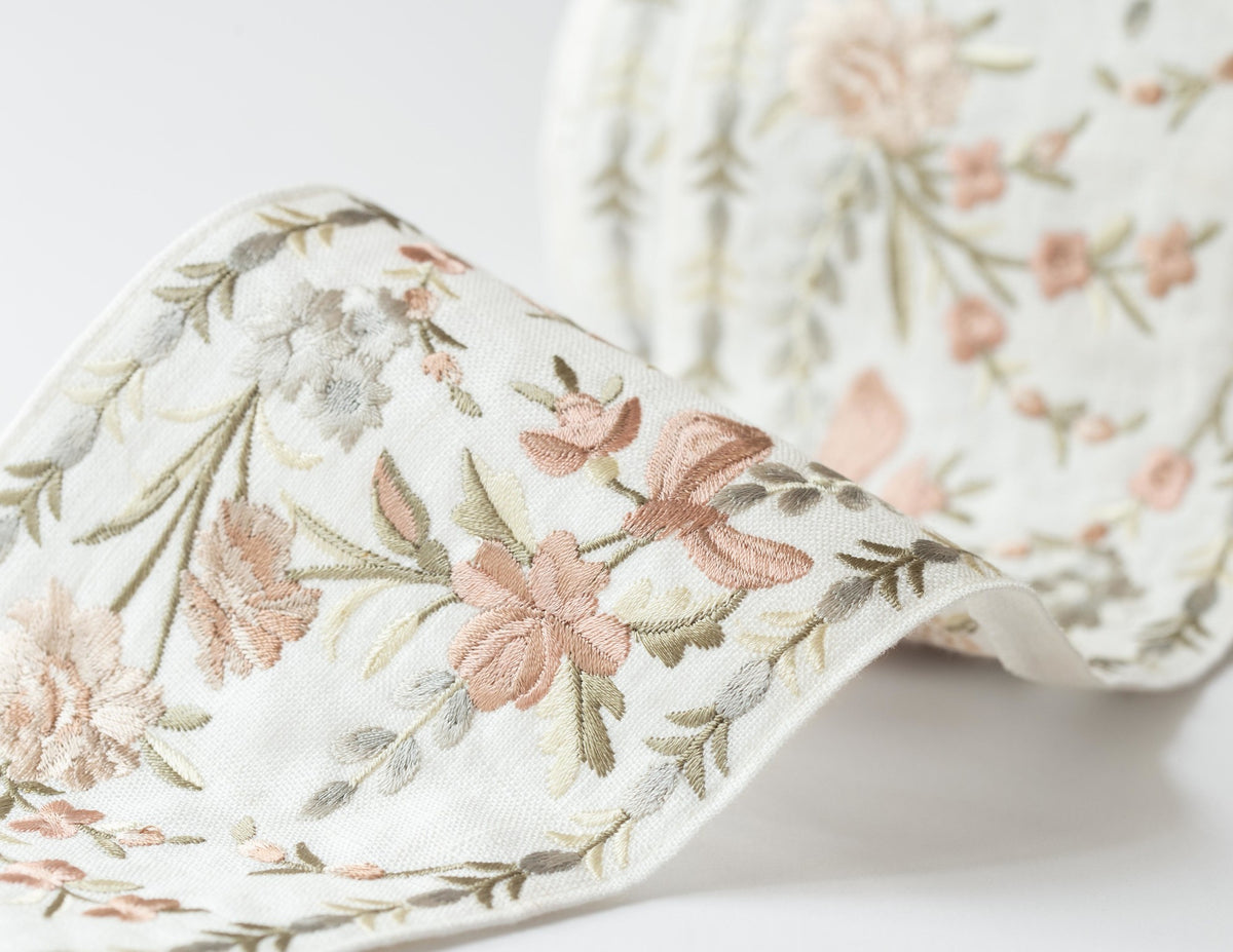 Samuel and Sons Antoinette Embroidered Border — scenography