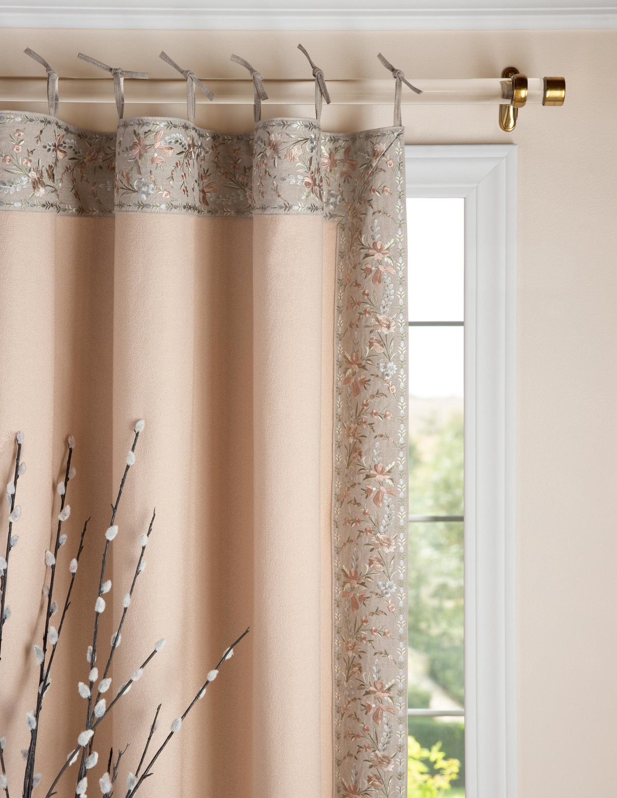 Samuel and Sons Antoinette Embroidered Border — scenography