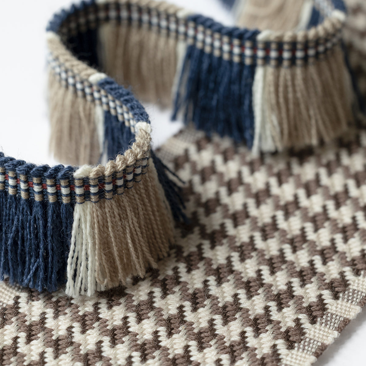 Samuel and Sons Ashton Blocked Fringe — scenography