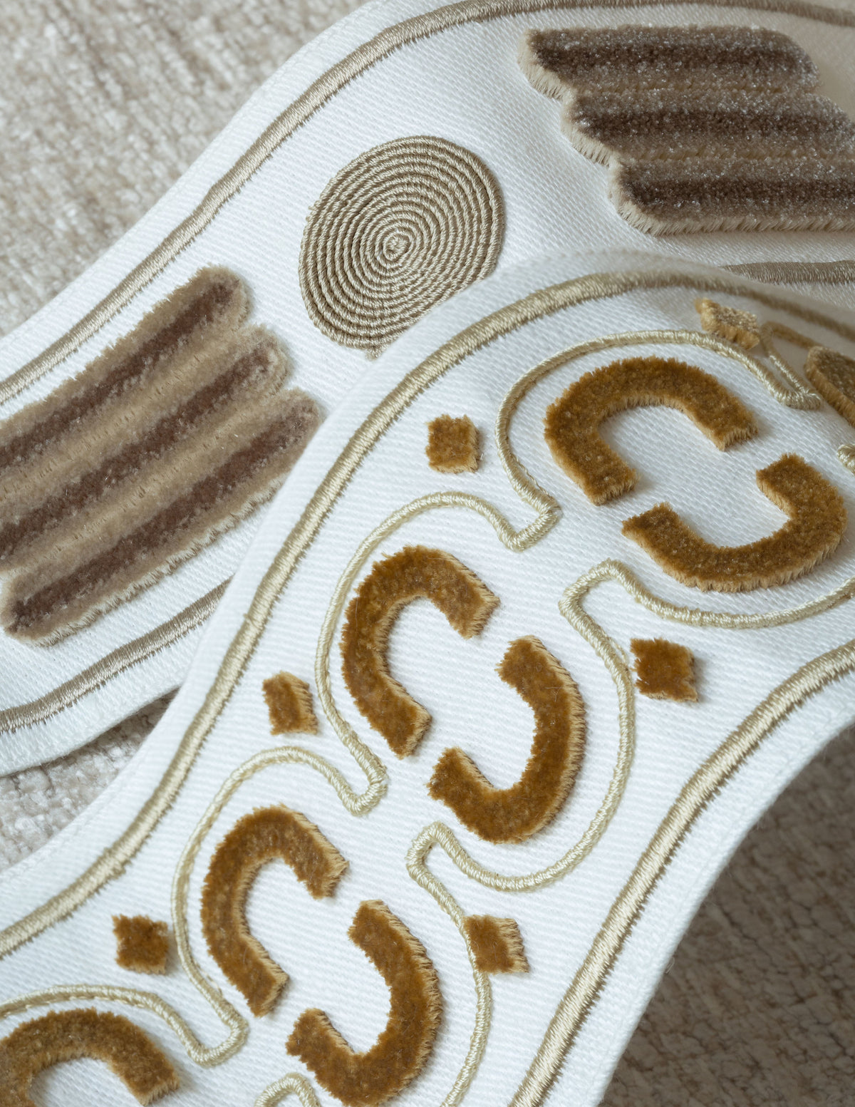 Samuel and Sons Jules Velvet Border — scenography