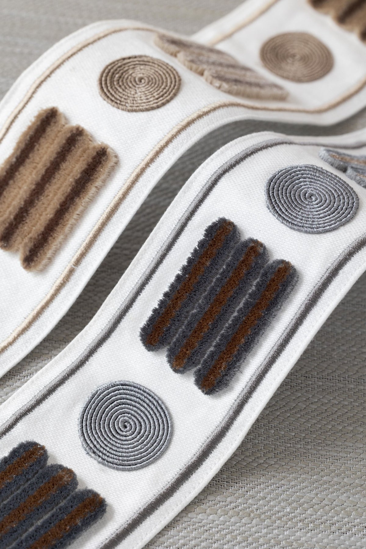Samuel and Sons Jules Velvet Border — scenography