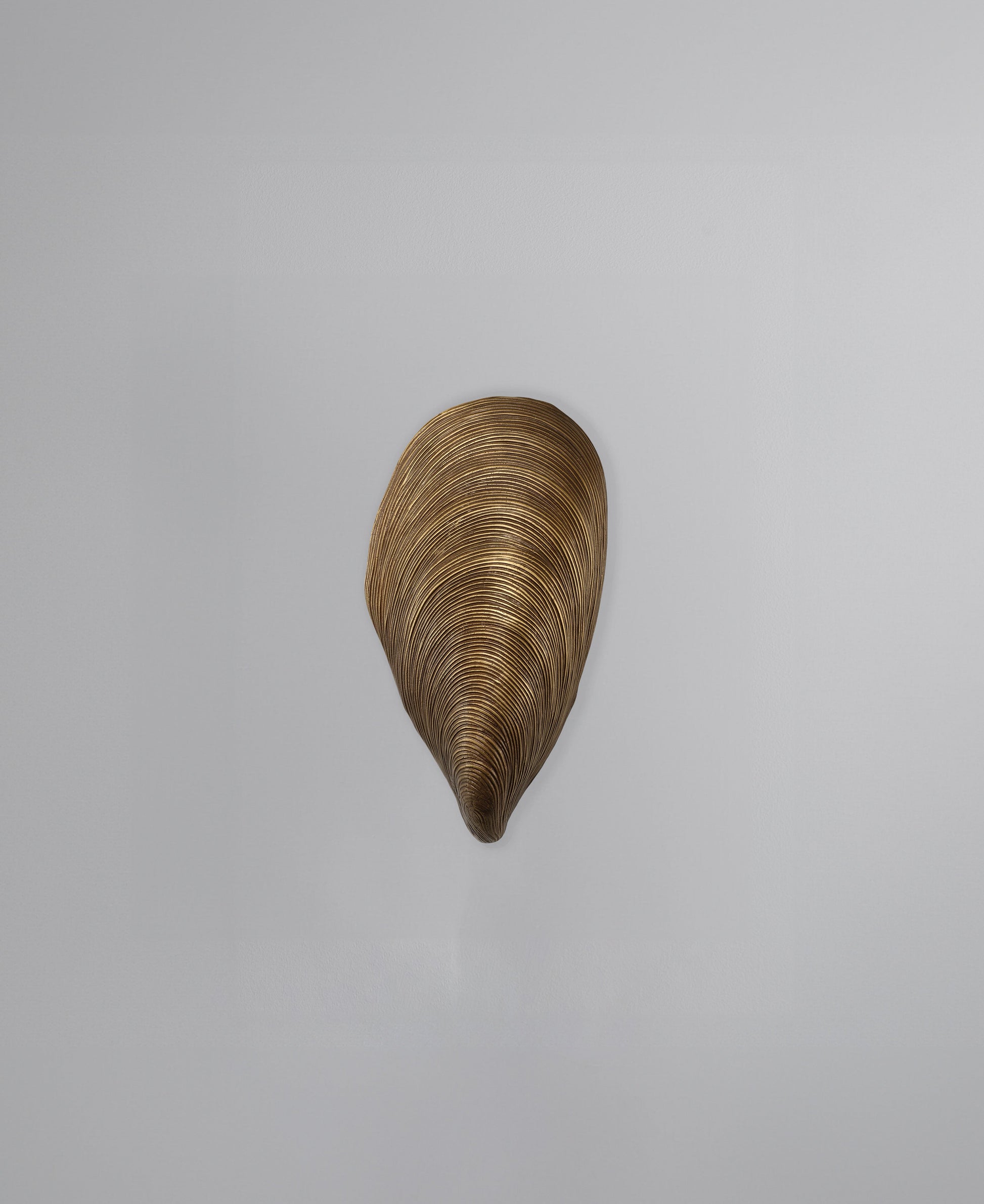 Mussel Shell Bathroom Wall Light - Antique Brass