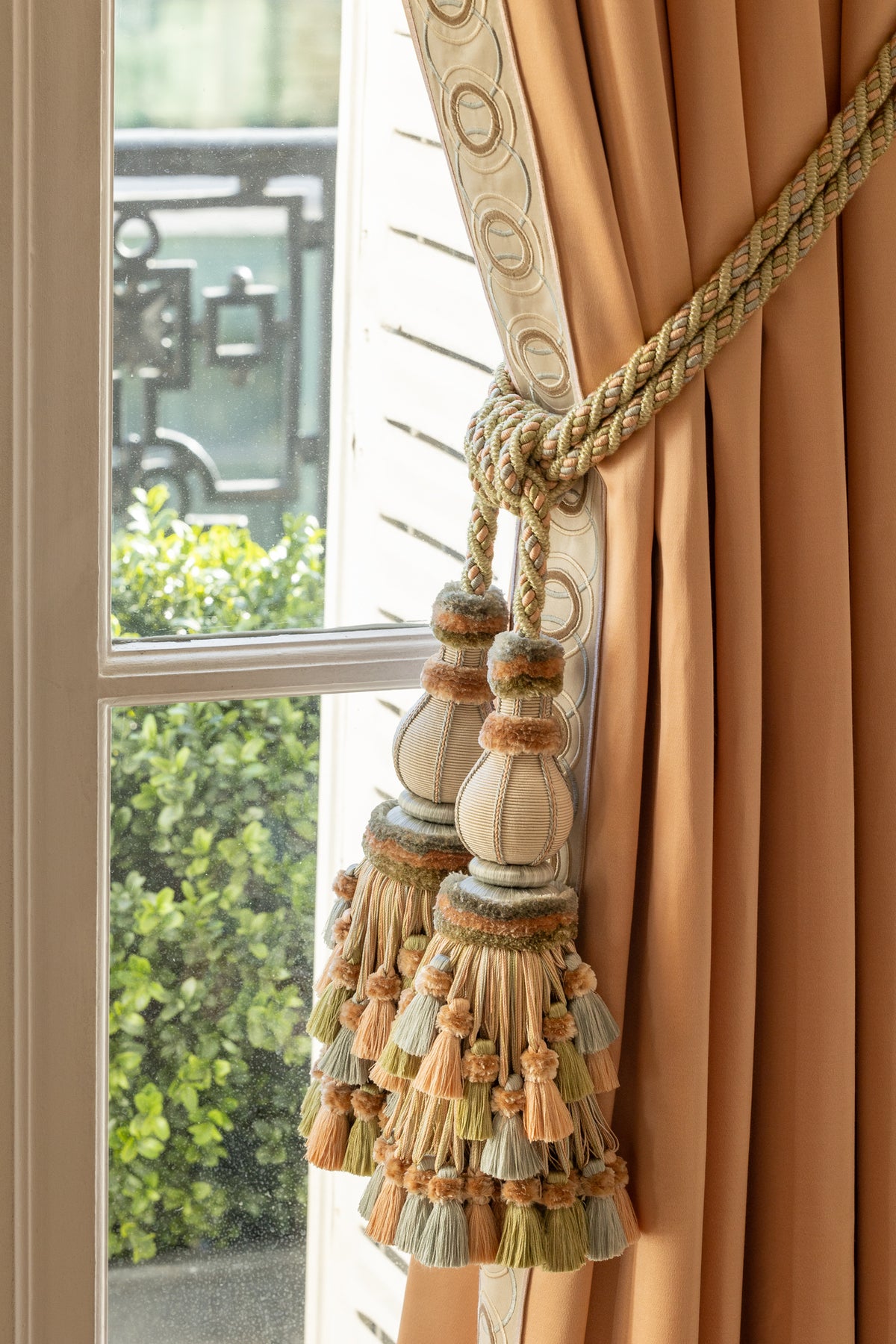 Samuel and Sons Chevallerie Appliqué Border — scenography