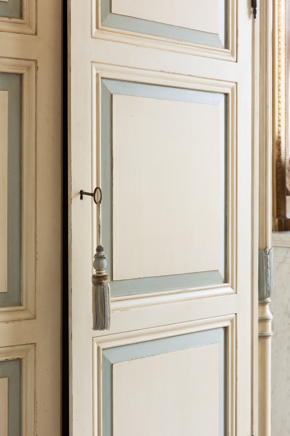 Samuel and Sons Bagatelle Key Tassel — scenography