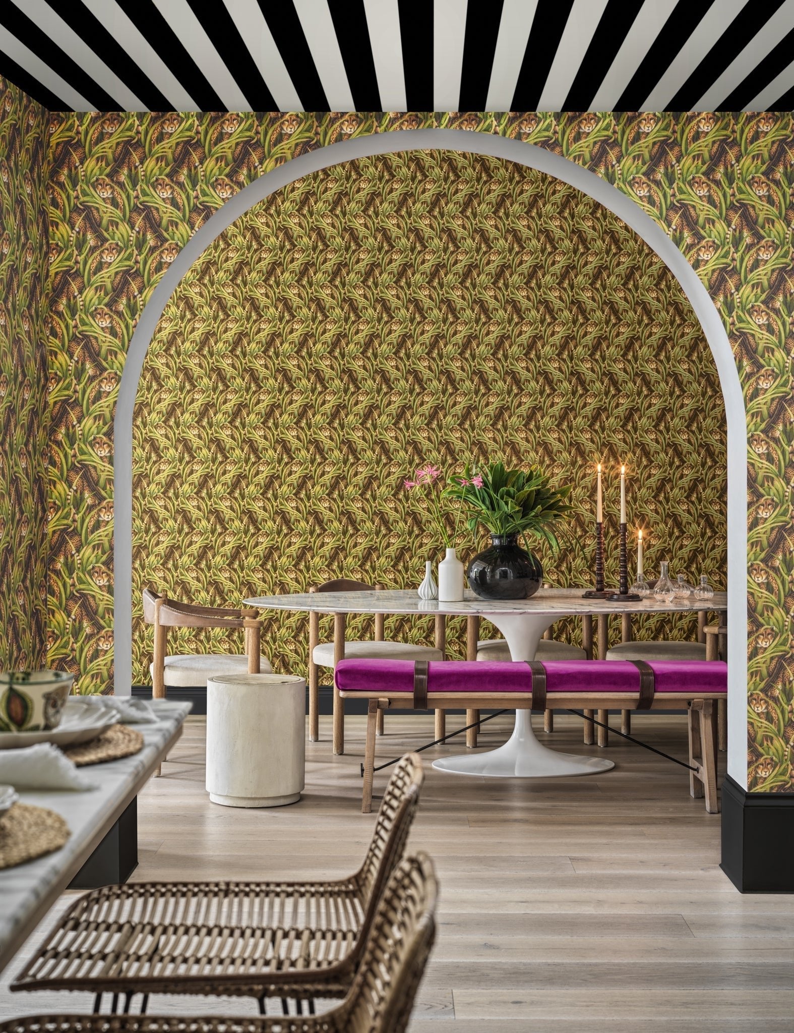Cole & Son Cheetah Prowl - interior