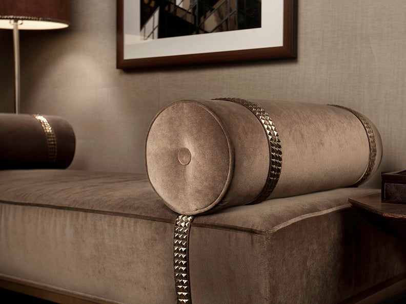 Samuel and Sons 1.5" Orion Studded Border — scenography