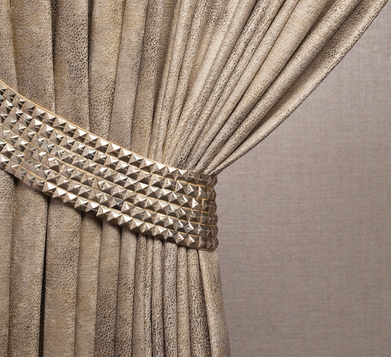 Samuel and Sons Orion Studded Holdback — scenography