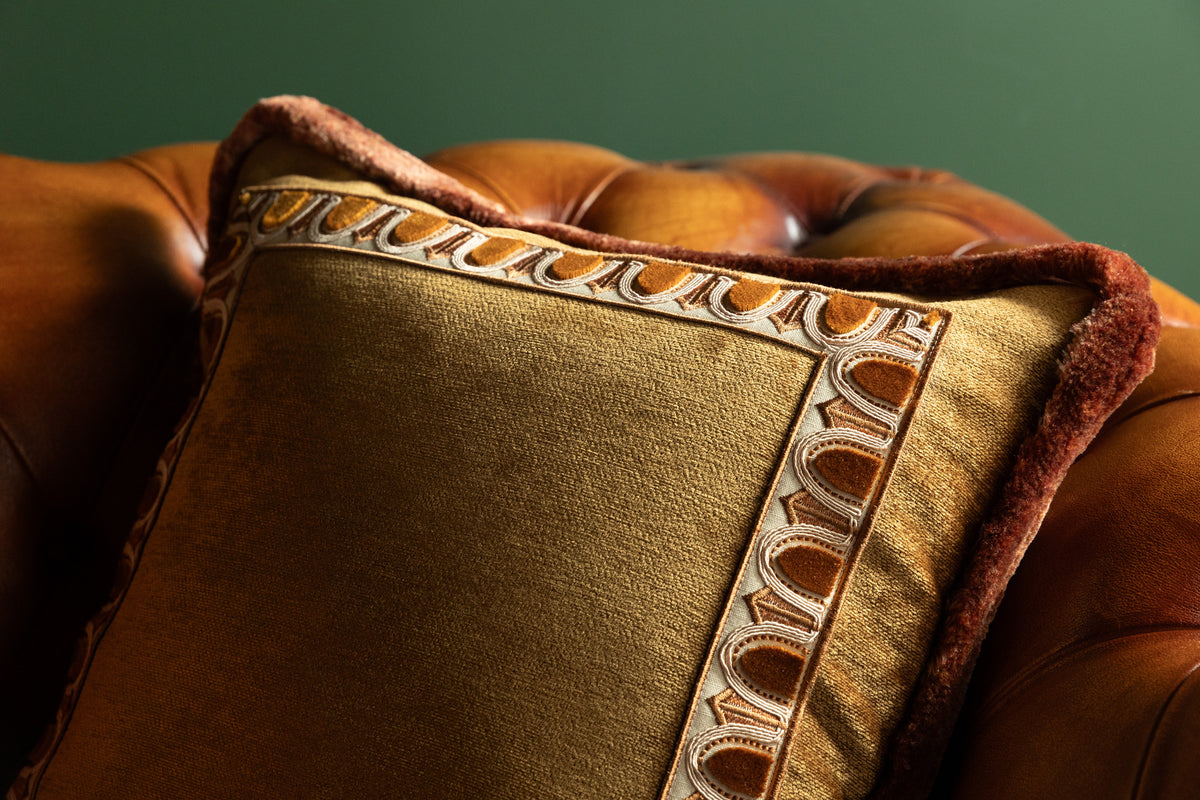 Samuel and Sons Dorian Velvet Border — scenography
