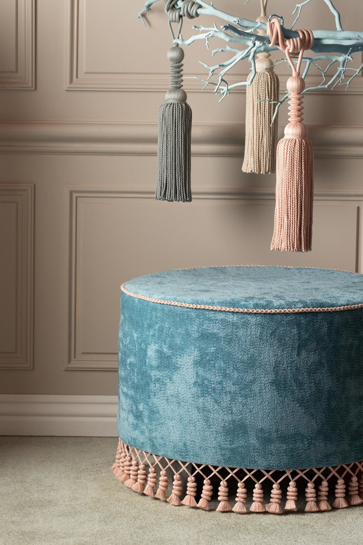 Samuel and Sons Caitlin Single Tassel Tieback — scenography