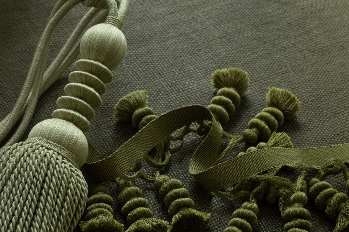 Samuel and Sons Caitlin Single Tassel Tieback — scenography