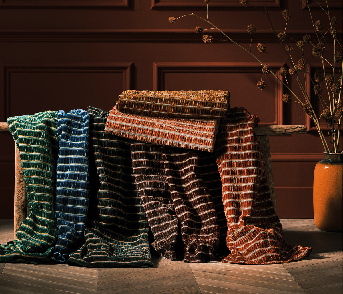 Osborne & Little | Carmina - room setting